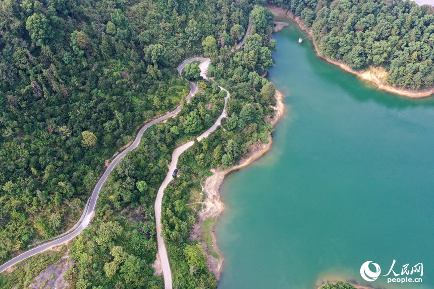 江西上栗:波光涟漪 水库景美