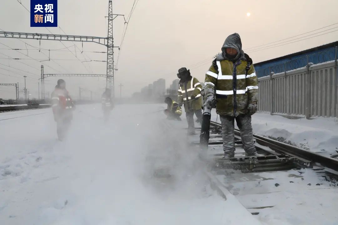 东北暴雪预警升级到橙色!已有列车停运