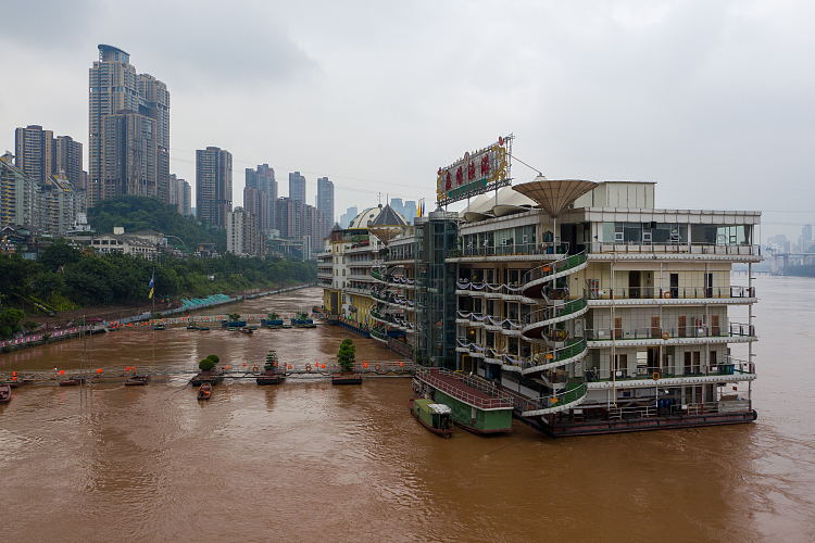 洪水过境重庆主城区 海棠溪码头被淹
