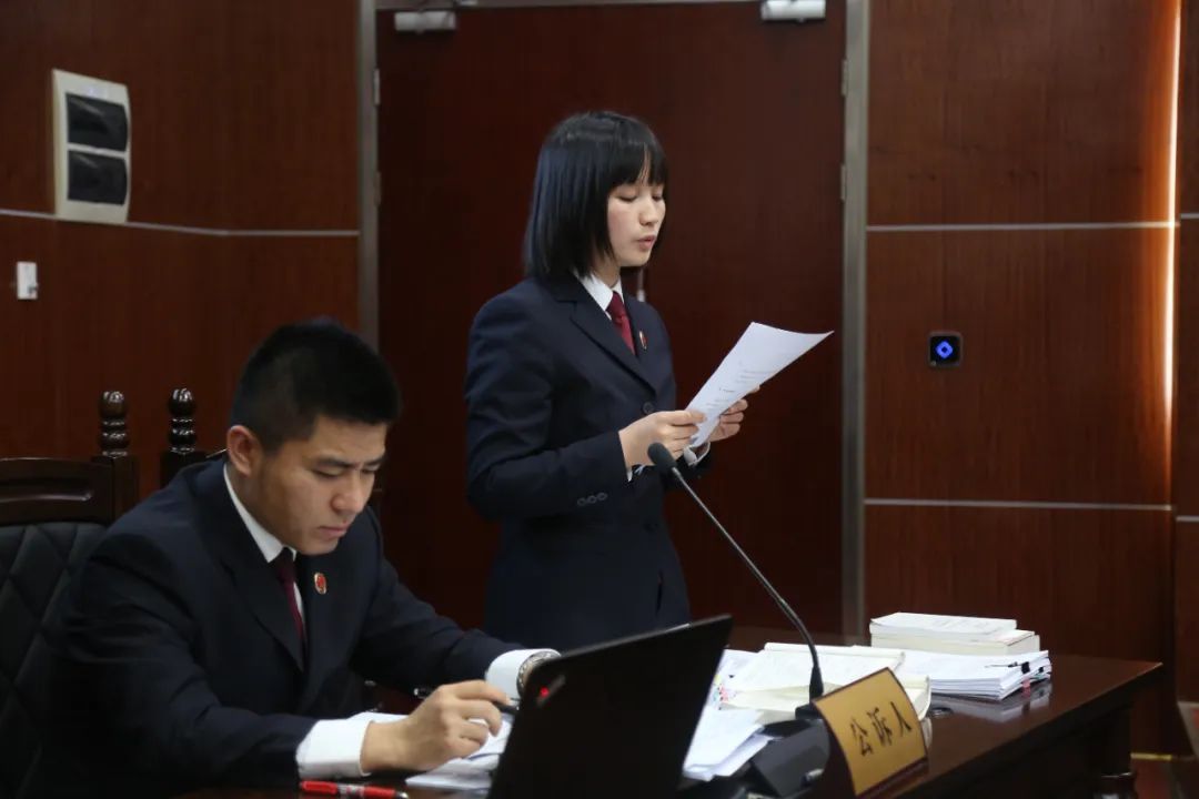 法院开庭审理宣某等人侵犯著作权案,上海市奉贤区检察院检察官出庭