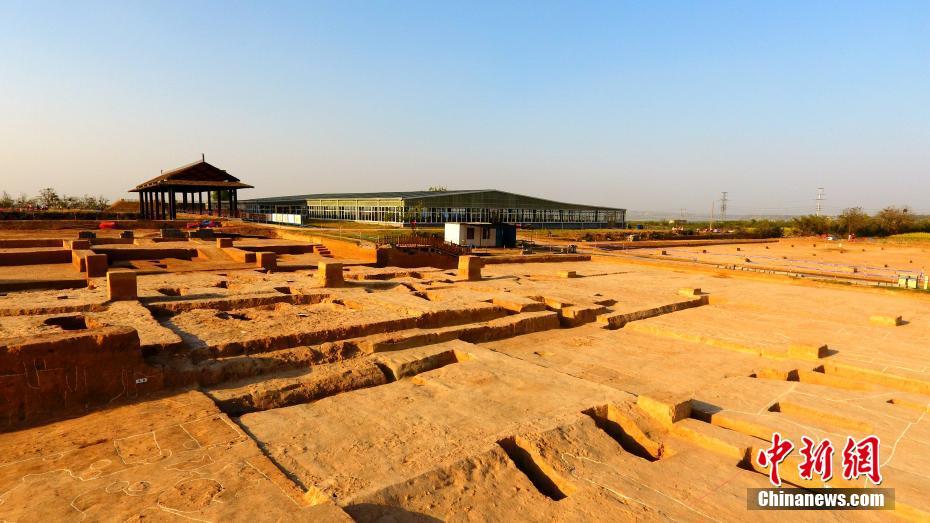 河南双槐树遗址系5300年前后都邑遗址