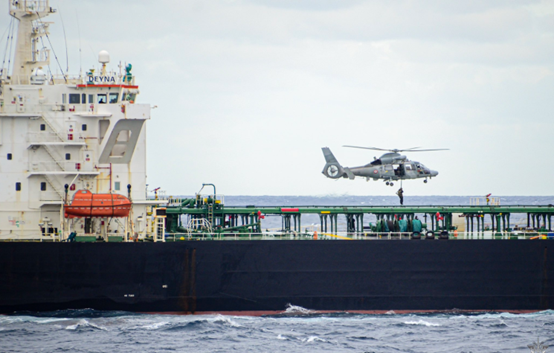 马克龙20日所发帖子中配图