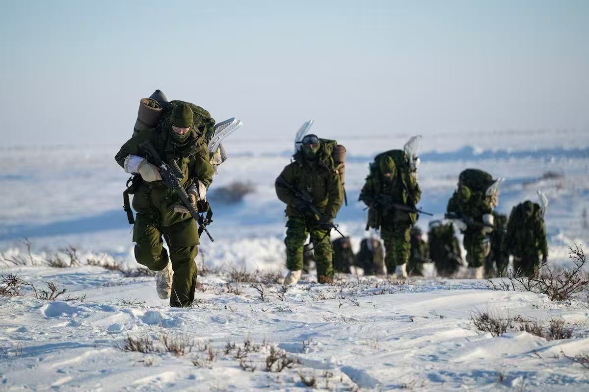 正在巡逻的加拿大士兵 《环球邮报》报道配图