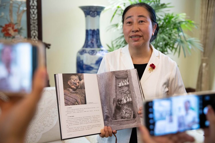 秦始皇帝陵博物院副院长田静介绍文物保护工作