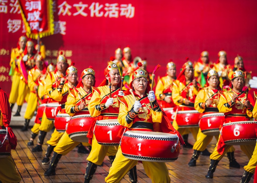 山西临汾:喜迎二十大 锣鼓震天响