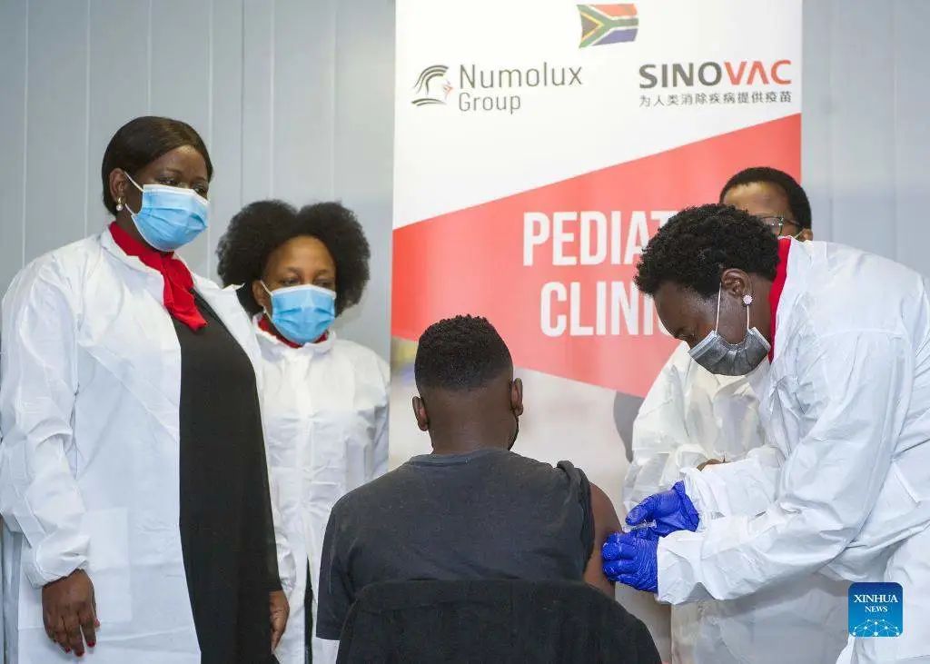 新冠期间，中国与多个南方国家开展疫苗研发与分发合作（图源：新华社）