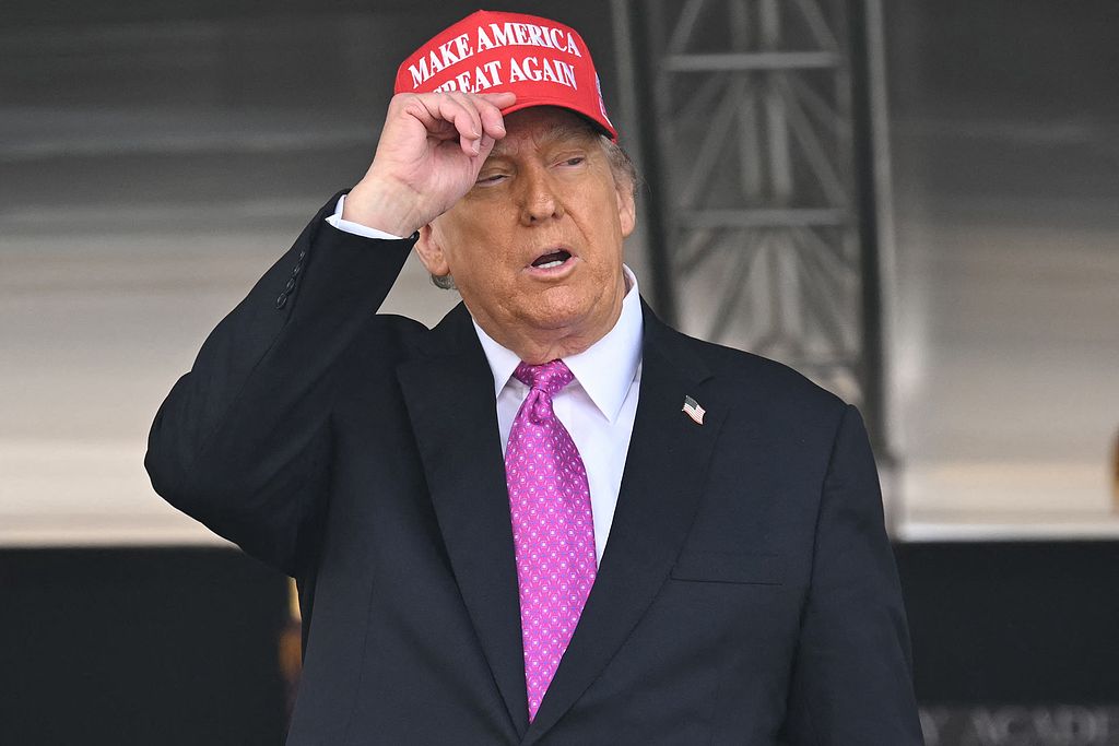 当地时间2025年5月24日，特朗普出席西点军校毕业典礼。（视觉中国）