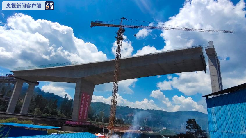 创纪录!我国最重悬浇t型刚构桥"华丽转身"