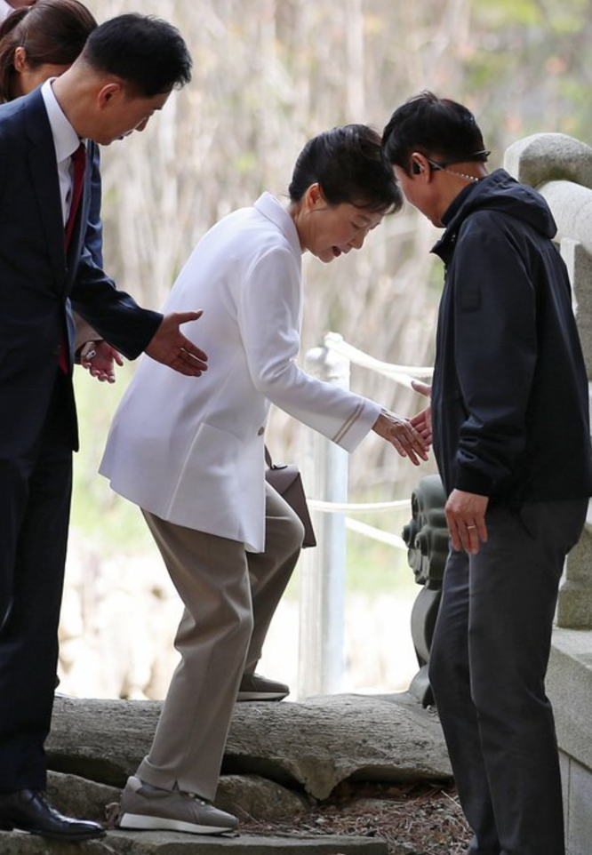 朴槿惠4月11日在大邱公开露面（韩国纽西斯通讯社）