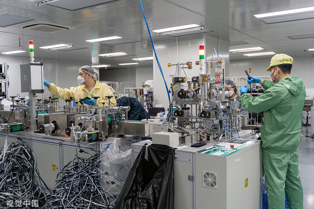 本月1日,香港结束了"口罩令".(视觉中国)