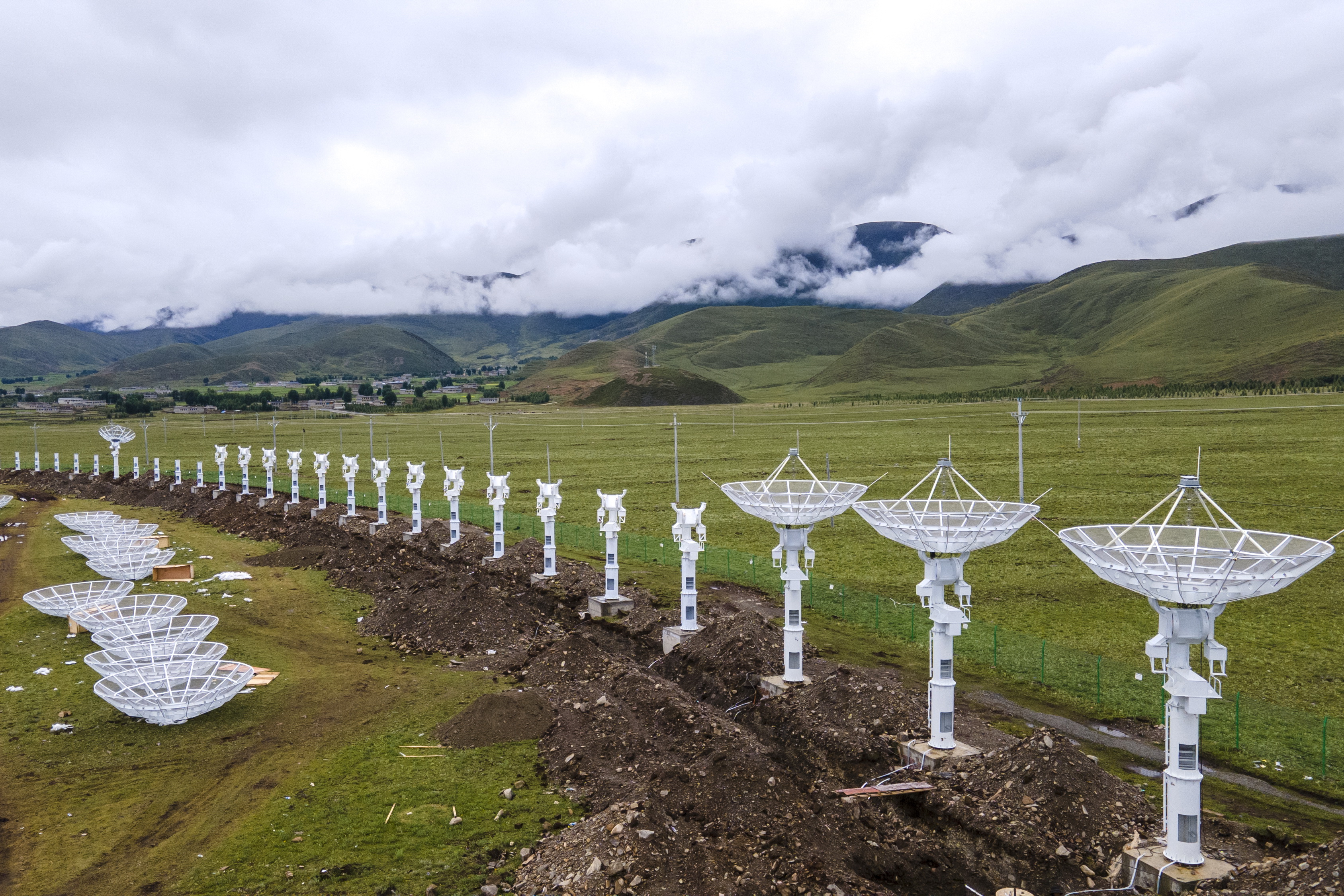 探访建设中的四川稻城空间环境地基综合监测网子午工程二期