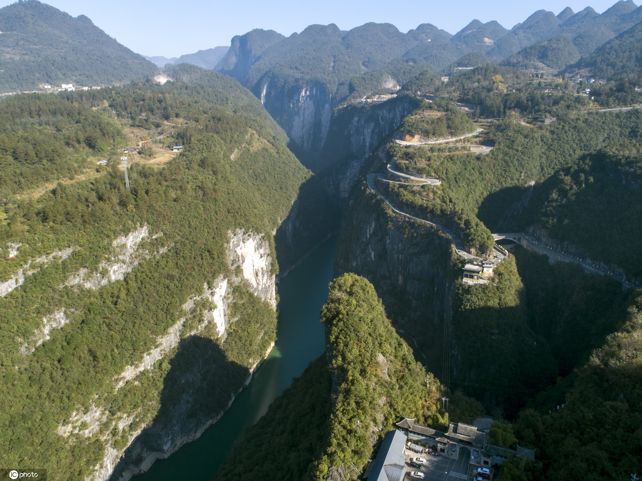 中国的仙本那02湖北鹤峰屏山峡谷碧水荡漾