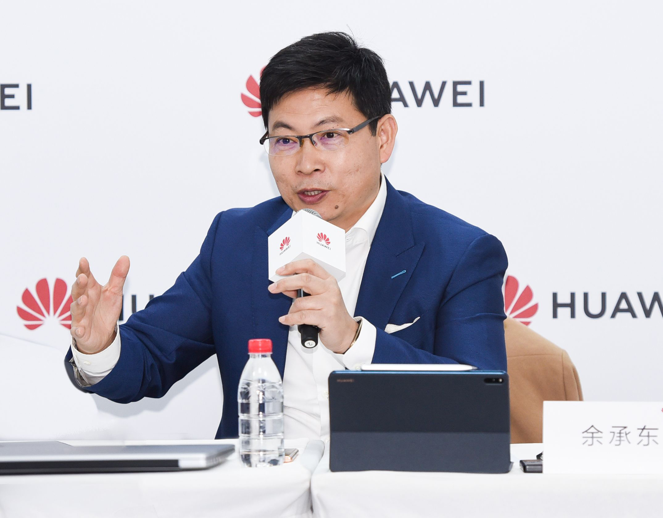 余承东我说话不是很谦虚至少在中国未来远超所有对手