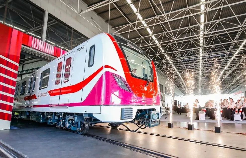 欧洲最大机场迎"中国制造"地铁列车,埃尔多安现场"试驾"