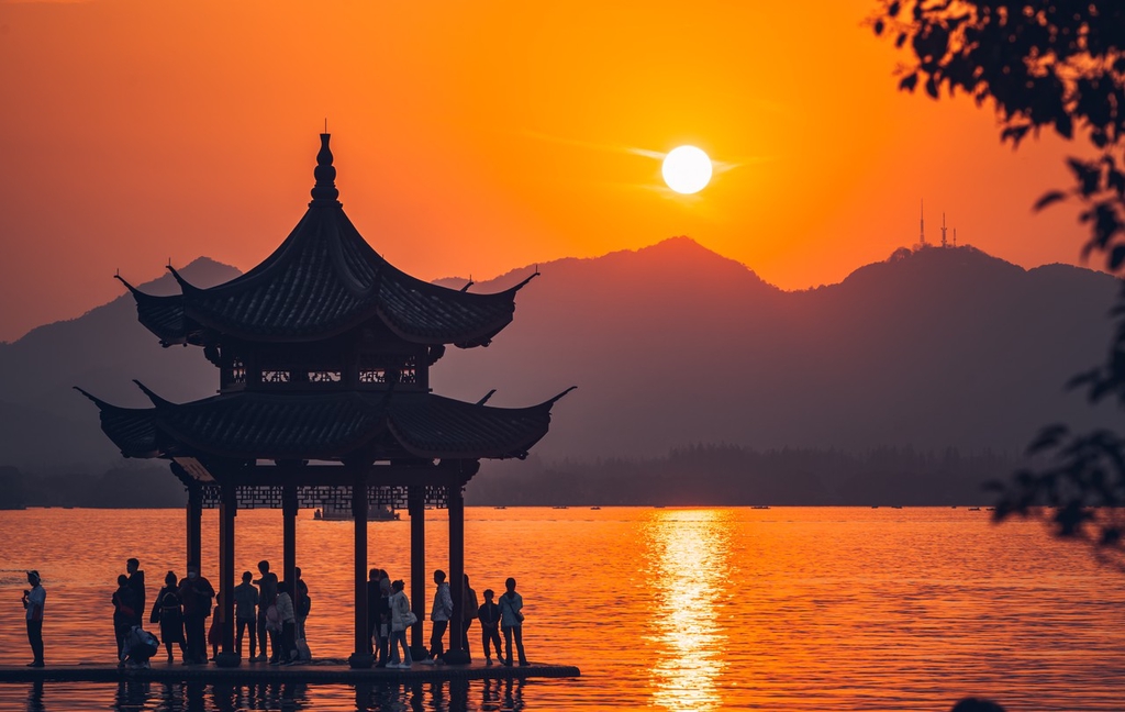 夕阳西下 浙江杭州西湖景美如画