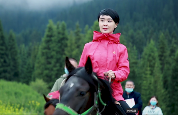 网红干部忙直播还有时间干工作吗