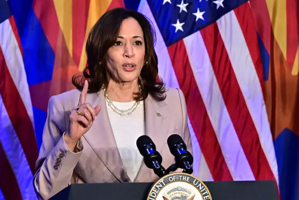 美媒:哈里斯致电万斯祝贺他获得提名,"已准备与他进行一场副总统辩论"