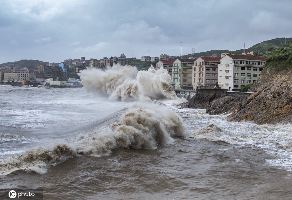 台风烟花登陆浙江舟山浙江上海多地风雨交加