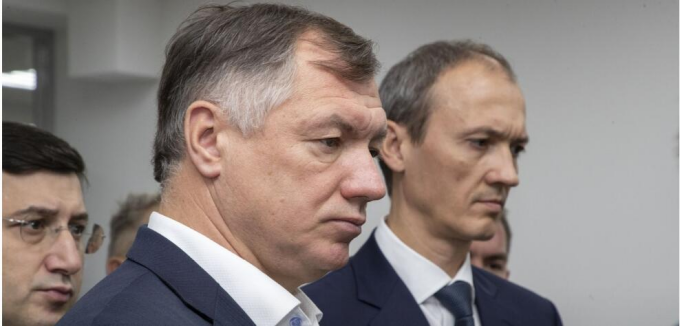 格里戈连科（右）与胡斯努林（左）15日视察俄罗斯远东地区，图自俄罗斯联邦政府网站