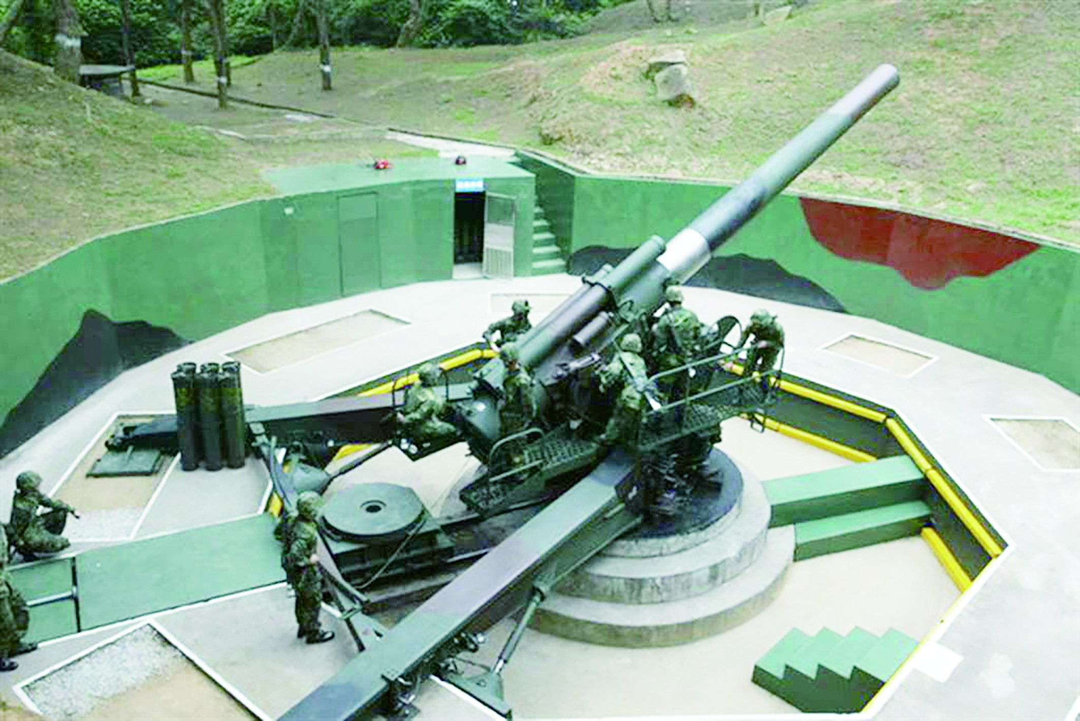 台军部署金门的240毫米榴弹炮