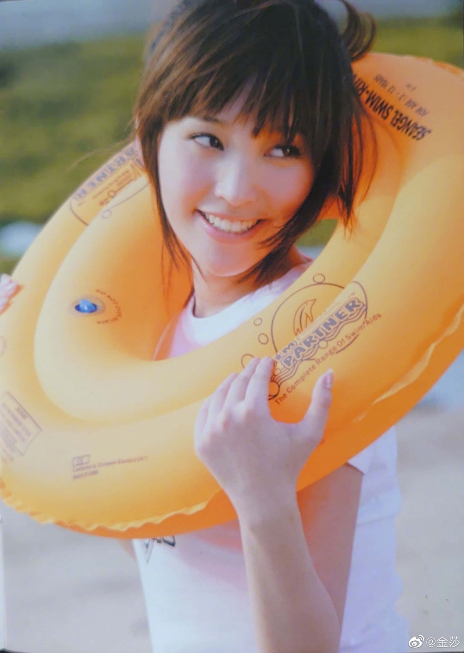 金莎愿意胖十斤回到2007晒旧时写真灵动又少女