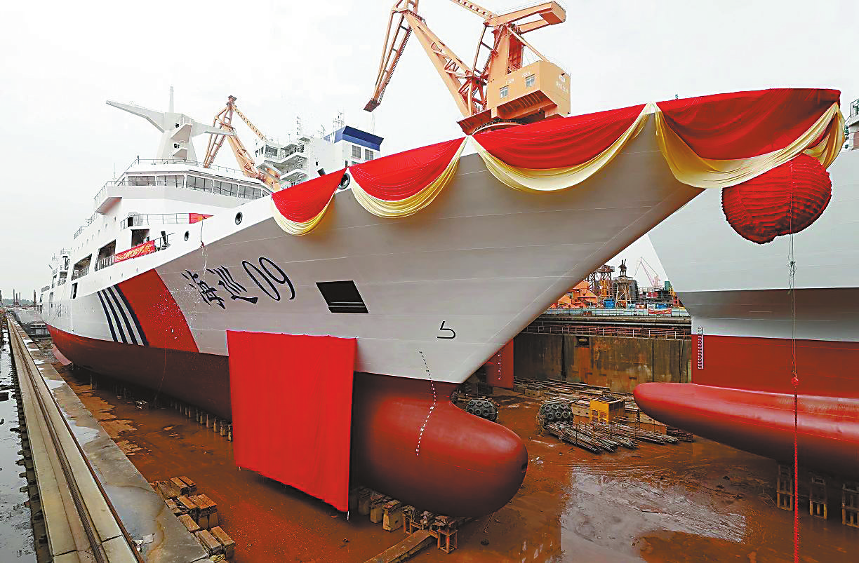 中国首艘万吨级海巡船今年服役具备全球巡航救援功能