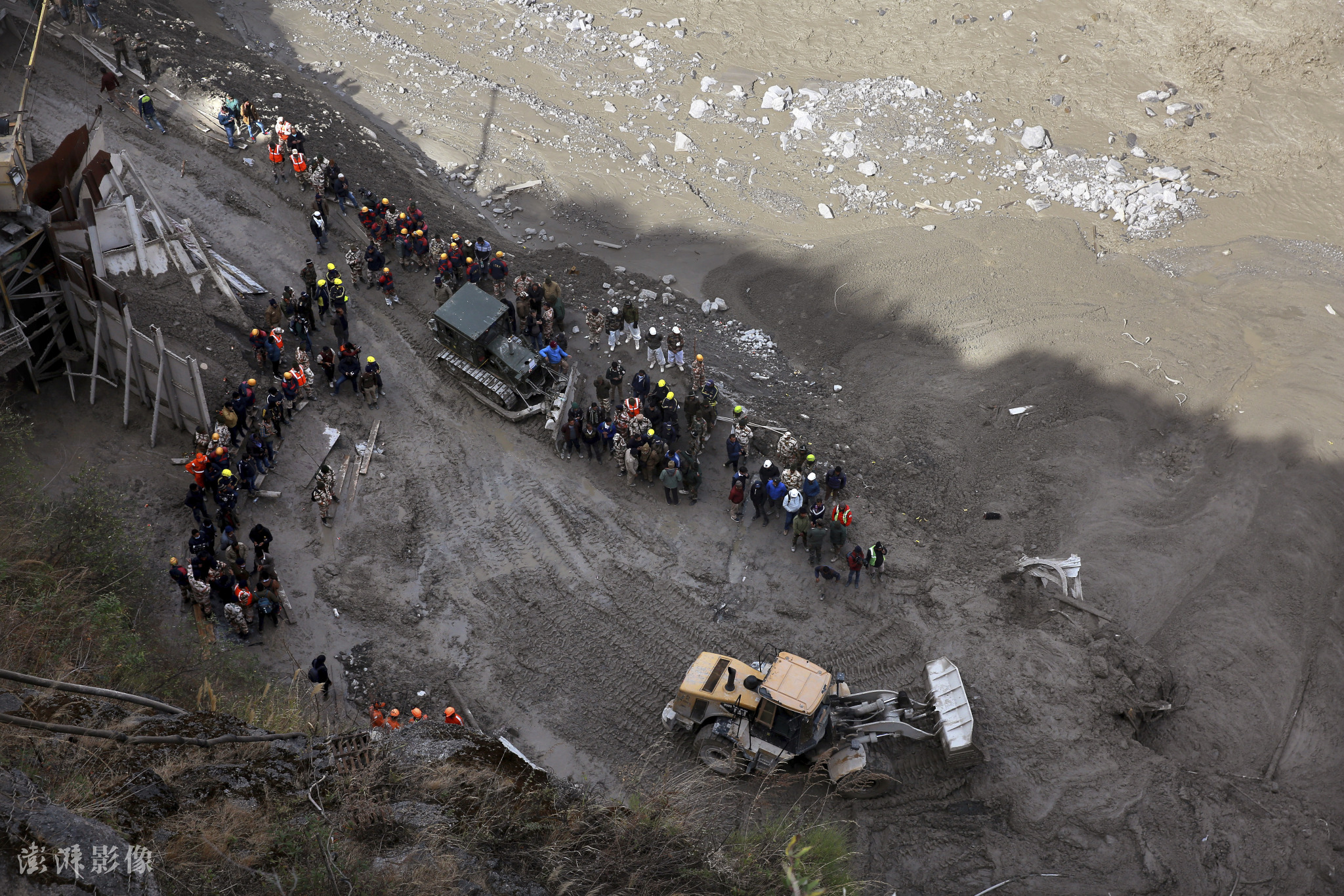 印度北部冰川断裂致死人数升至32人