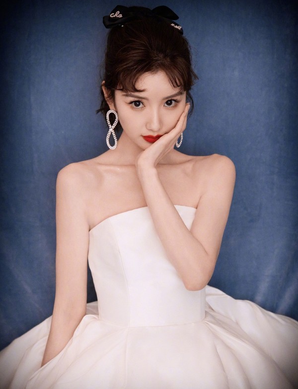 宋轶倪妮同款天鹅颈直角肩打工人也能冲一冲