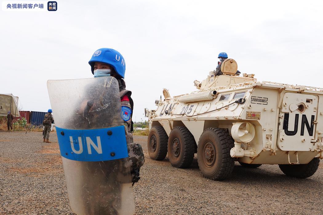 中国赴南苏丹维和步兵营高标椎通过联南苏团朱巴战区战备评估