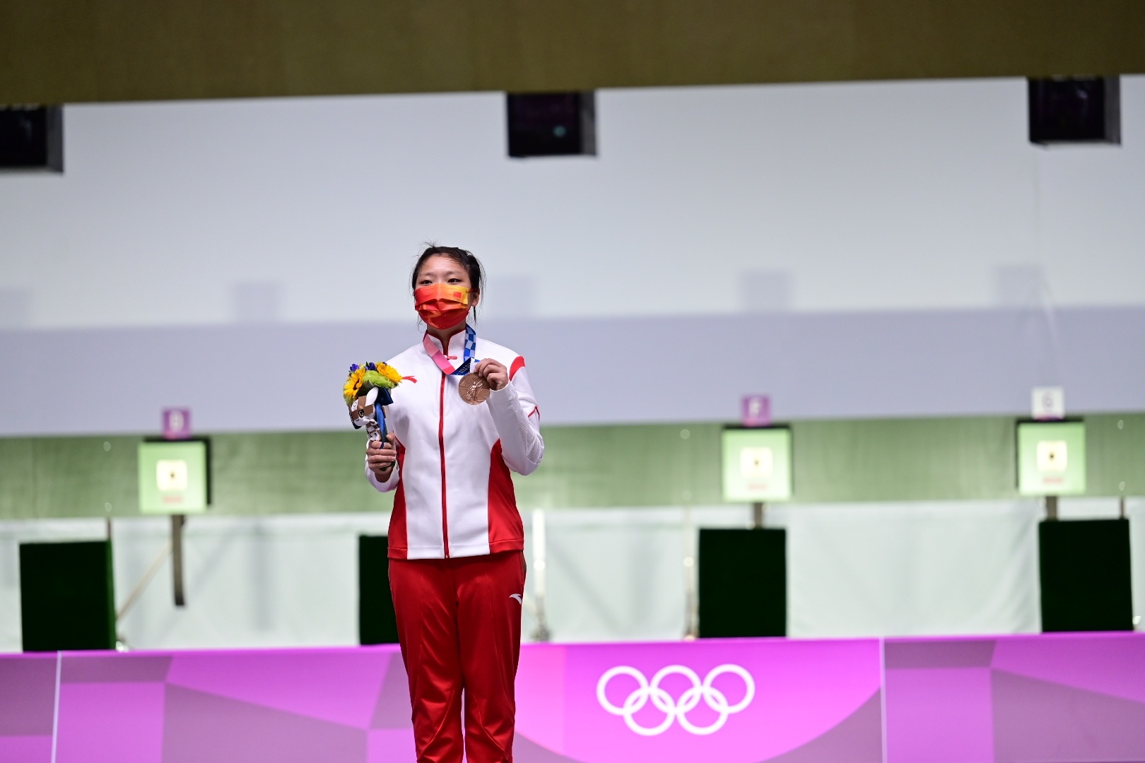 东京奥运会女子十米气手枪决赛中,中国选手姜冉馨以218.