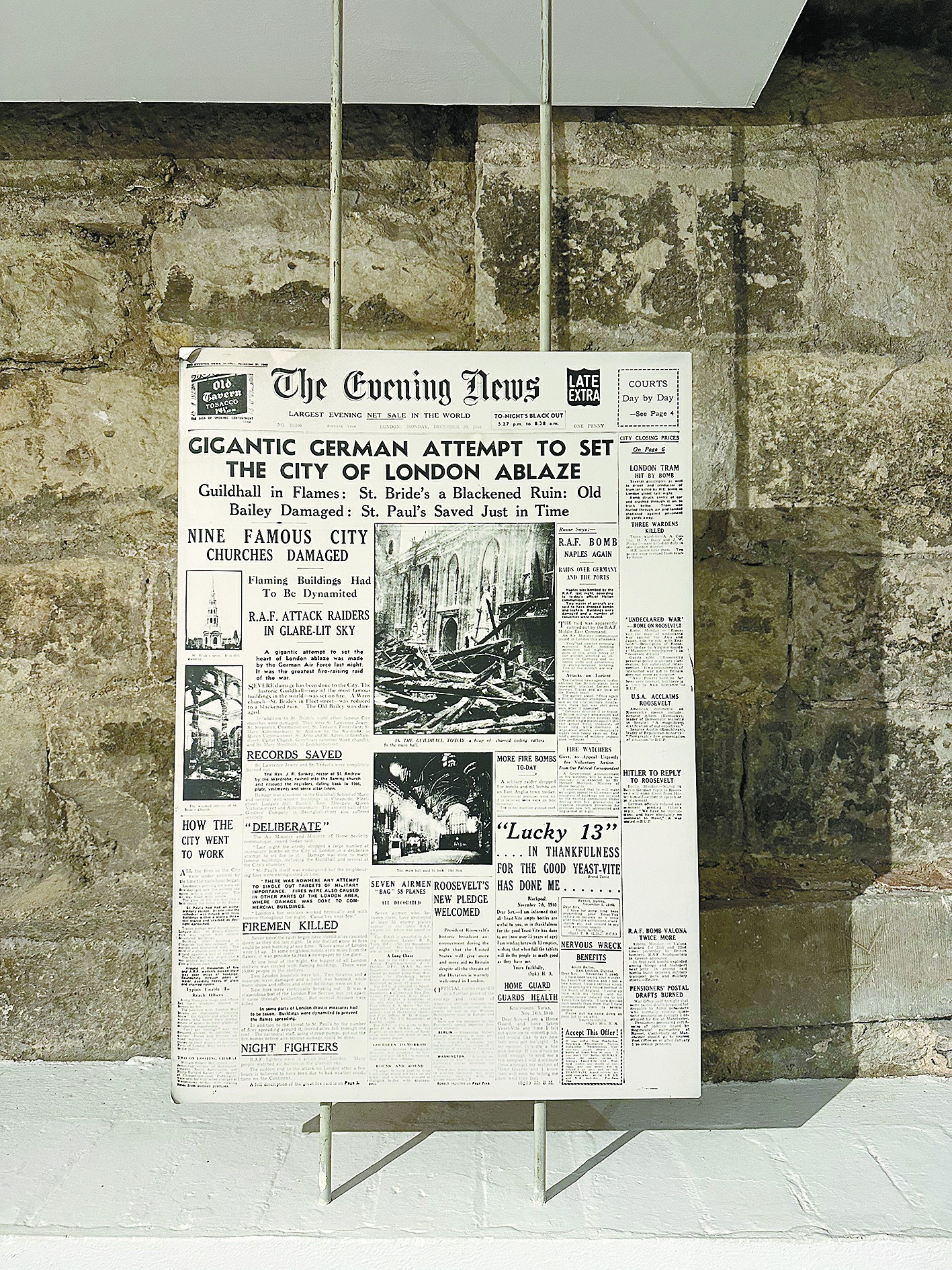 记录1940年伦敦空袭的《新闻晚报》