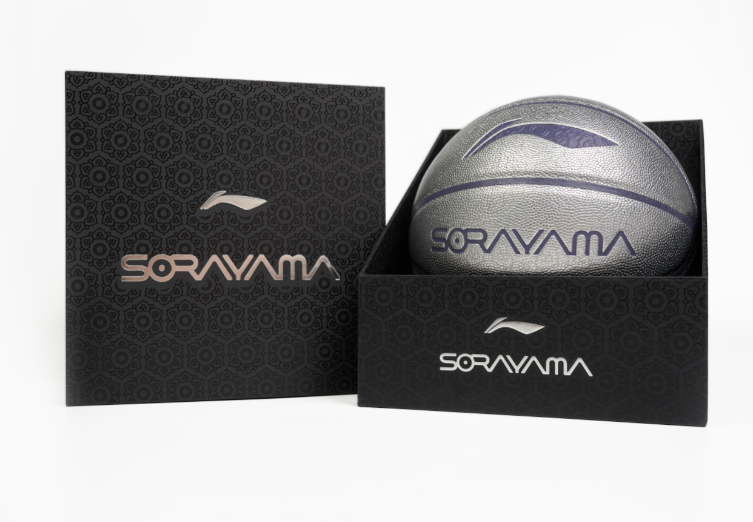 「中国李宁 x 空山基」联名系列重磅来袭,明星造型示范全新穿搭美学!