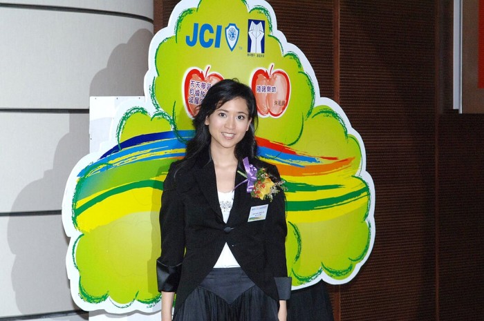 罗旭瑞爱女罗宝文于2007年获选为「香港十大杰出青年」之一