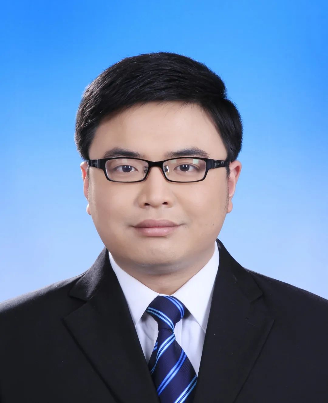 李腾同志主要简历福建省第十三届人大代表.南平市第五届人大代表.