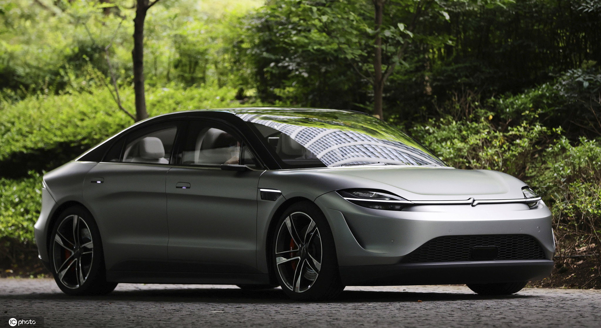 进军汽车领域索尼发布首款纯电动概念车型visions