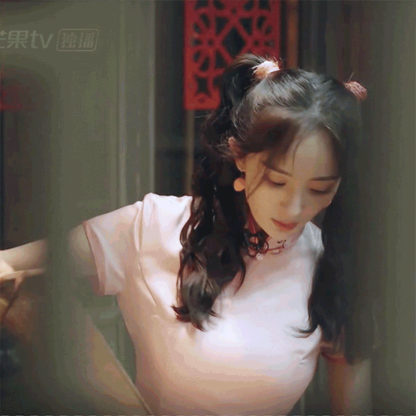 腰围和头围一样细,杨幂的身材管理真令人服气!