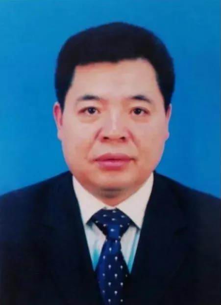 经查,于飞违反政治纪律,串供并伪造,转移,隐匿证据