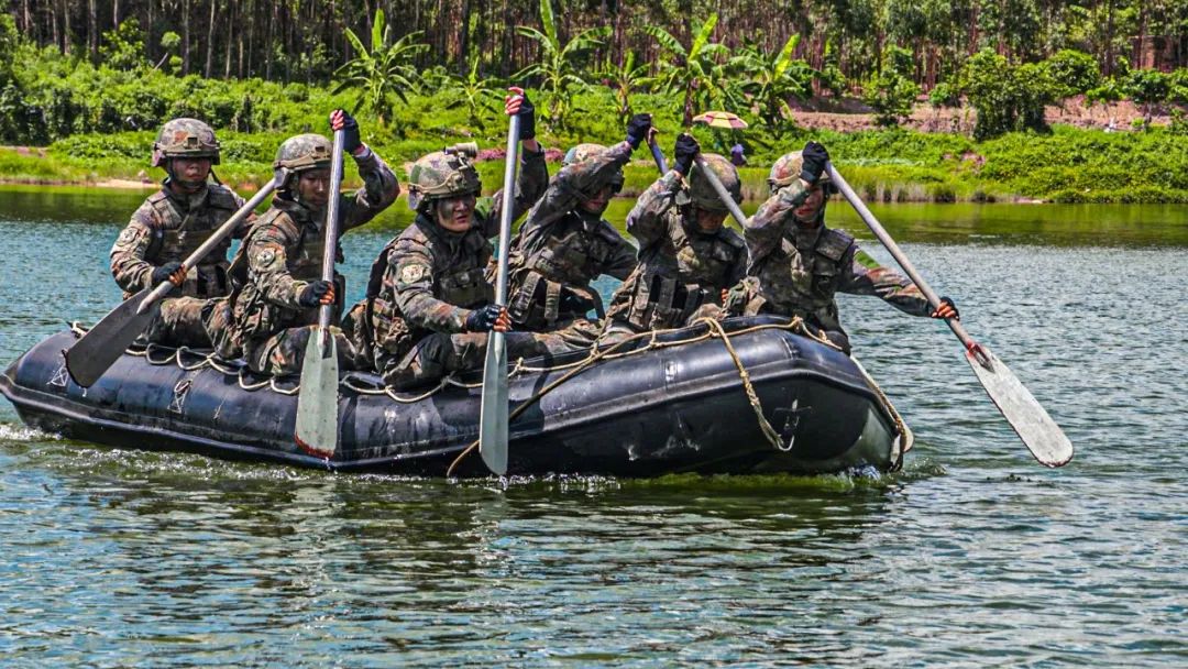 隔屏有震感海军两栖霸王花侦察考核检验实战能力