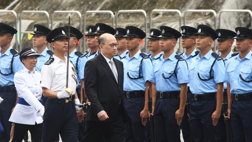 郑雁雄担任警察学院结业会操检阅官。图自香港橙新闻