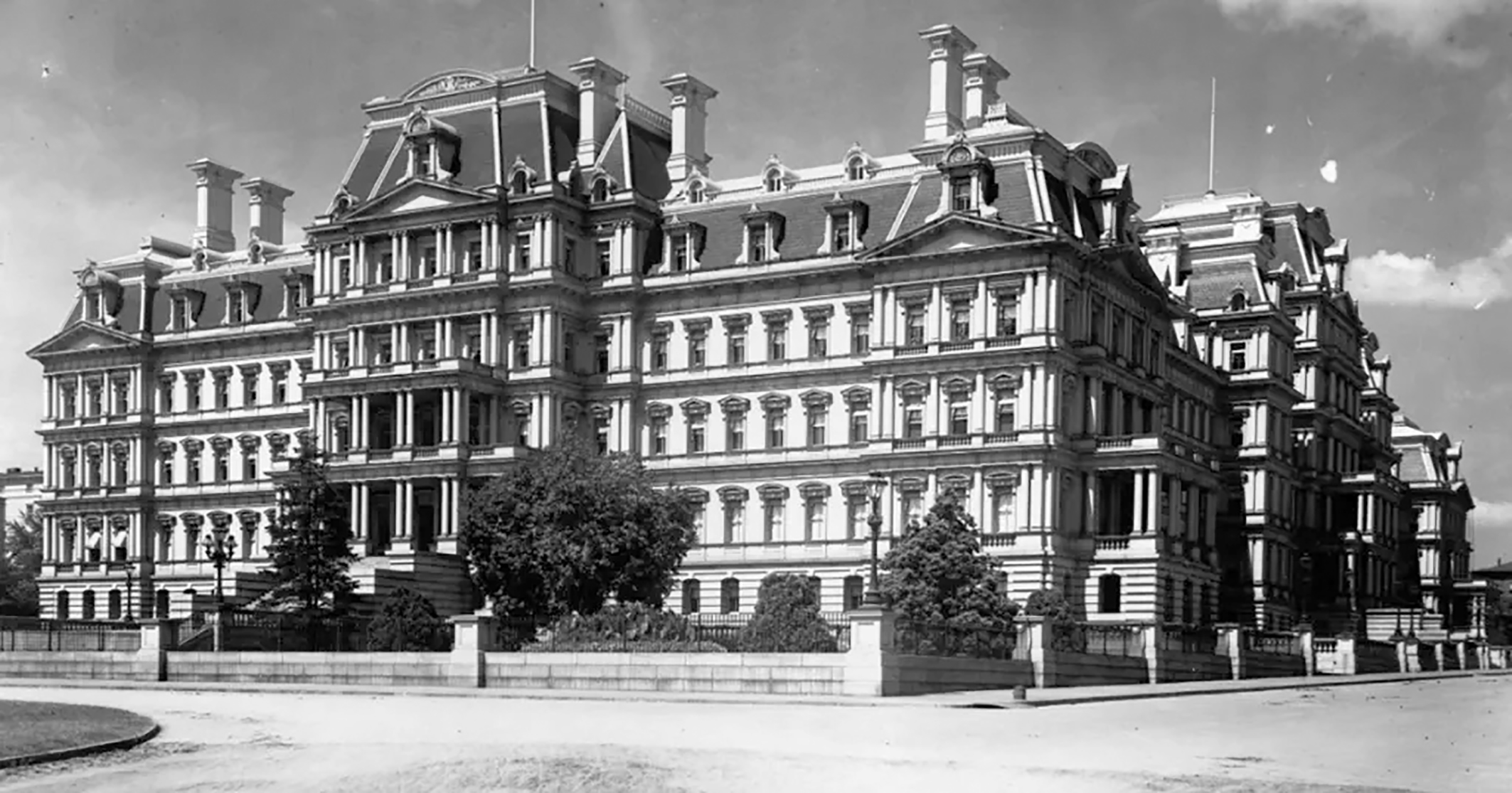 1917年，美国战争部在这栋大楼内办公。