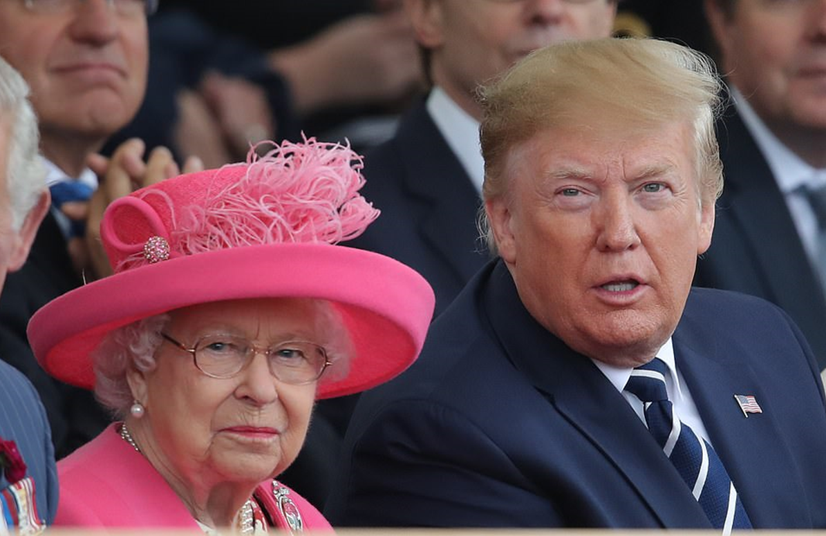 2019年6月，英国港口城市朴次茅斯，英国女王伊丽莎白二世和时任美国总统特朗普出席诺曼底登陆75周年纪念活动