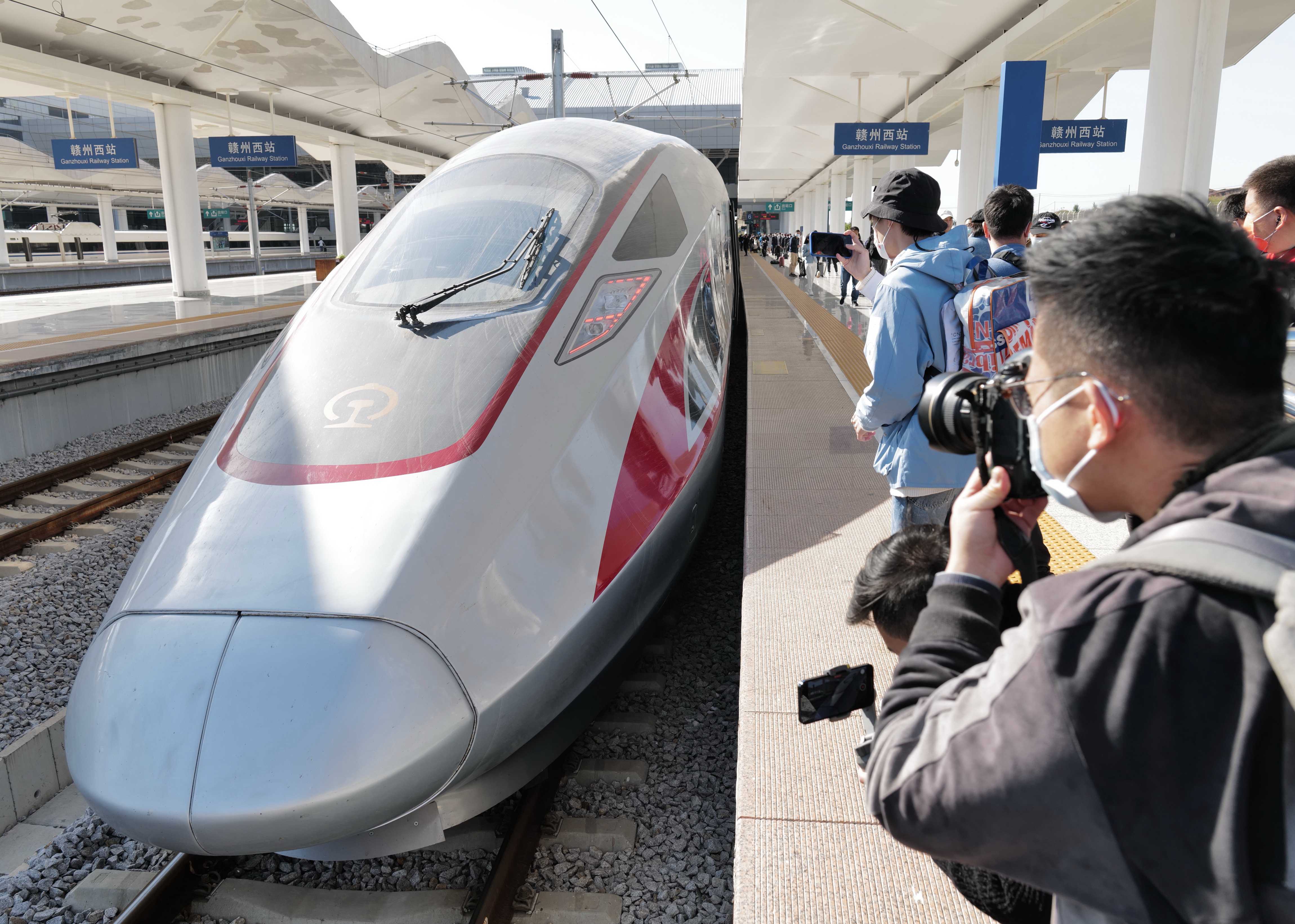 赣深高铁全线通车进入倒计时记者乘试运行列车体验
