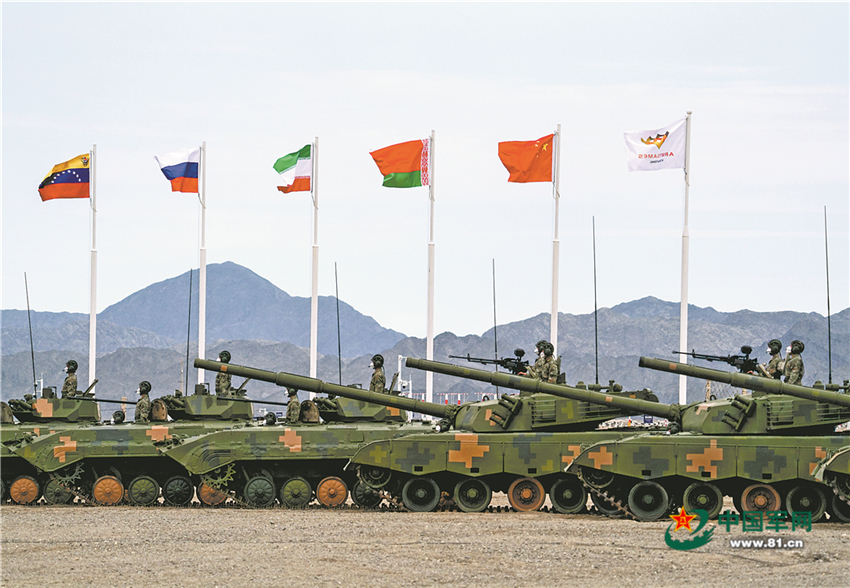 8月13日，“国际军事比赛-2022”中国库尔勒赛区开幕式现场。解放军报记者栾 铖 摄