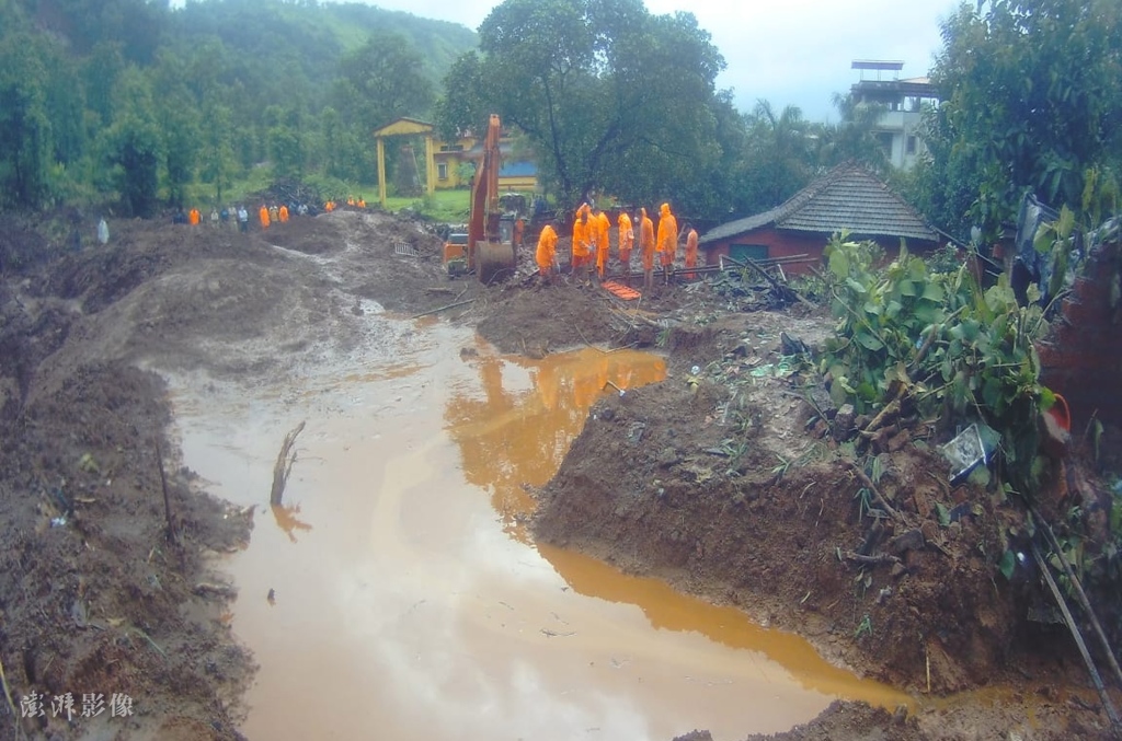 据悉,连日暴雨在马哈拉施特拉邦引发山体滑坡,泥石流和洪水灾害.