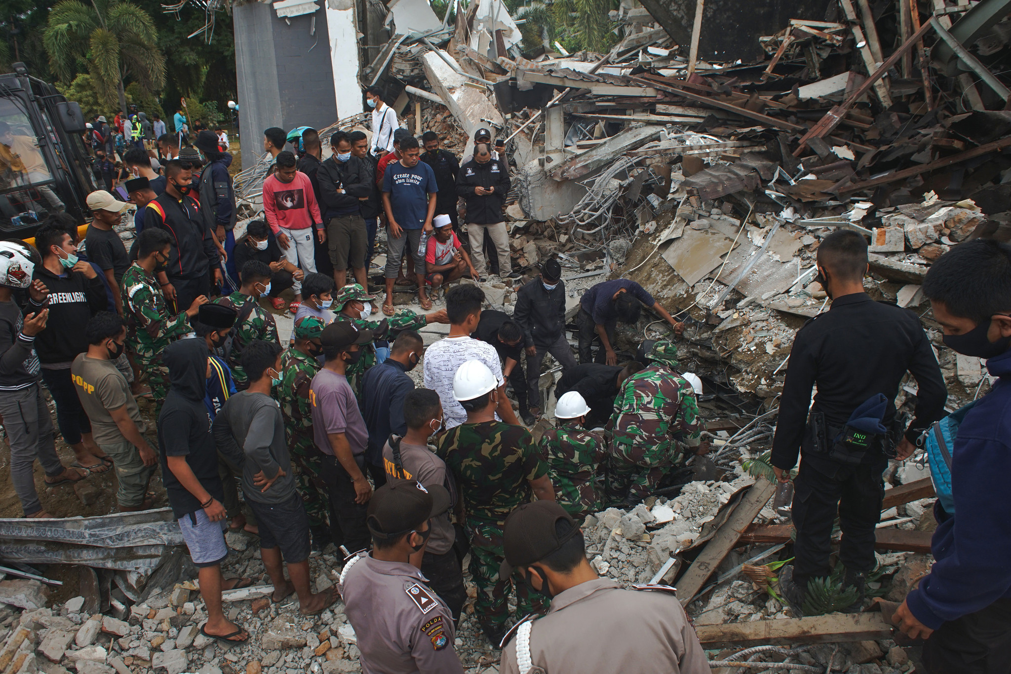 印尼苏拉威西岛地震遇难者人数升至42人
