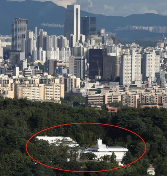 从远处眺望到的韩国总统新官邸 图自韩媒