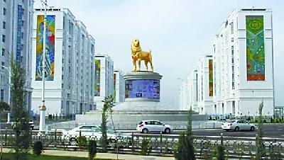 阿拉拜犬金色雕像