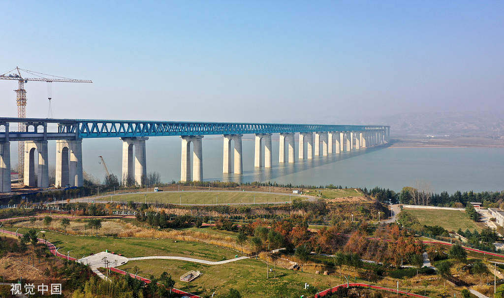 河南三門峽實拍吉鐵路三門峽黃河公鐵兩用大橋02創造三個世界第一