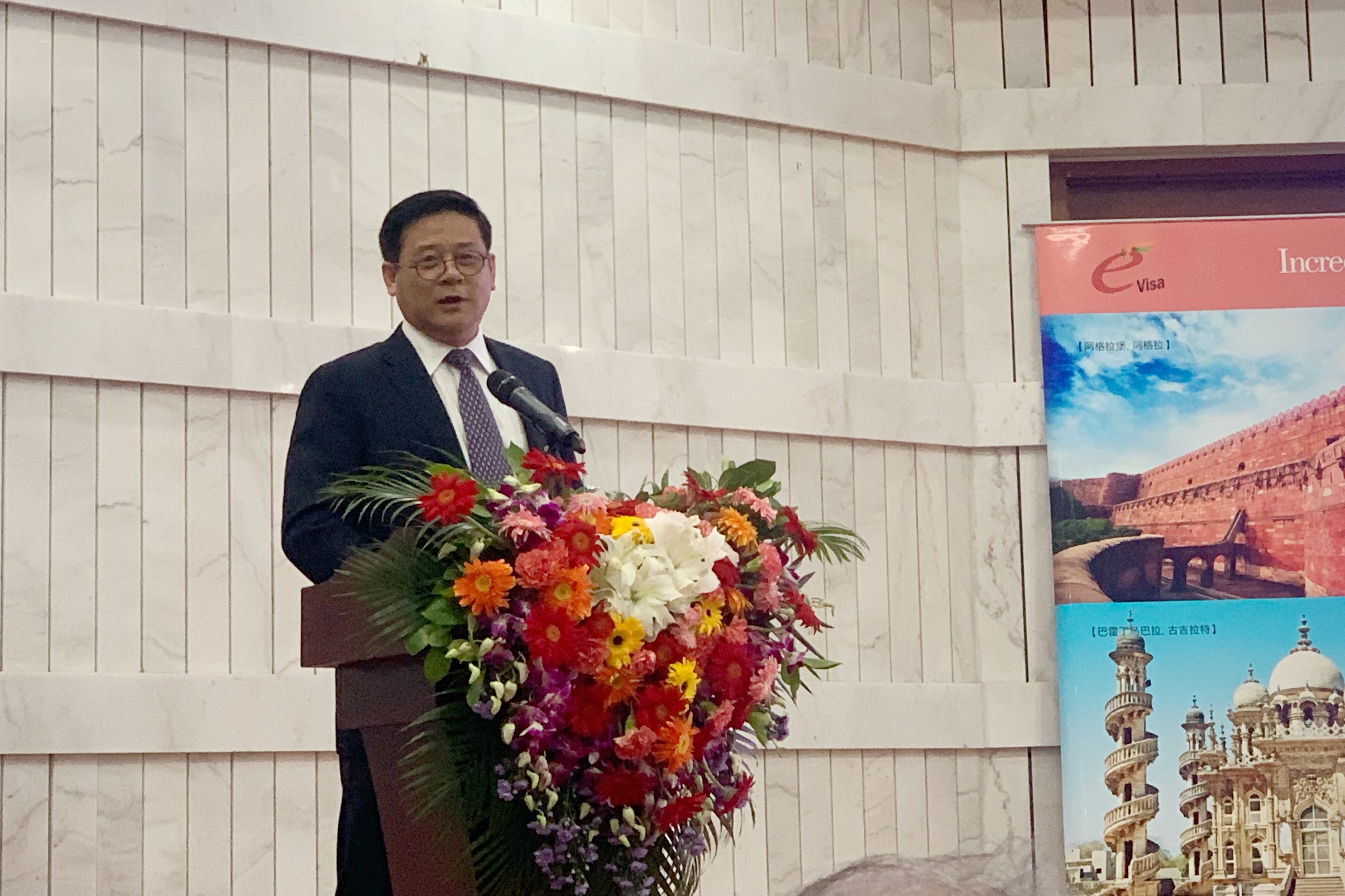 中国美术家协会分党组书记、驻会副主席徐里致辞 环球网记者高蓉杰/摄