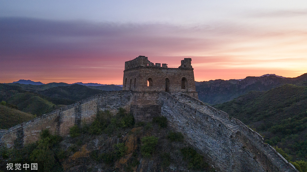 北京司马台长城朝霞景色壮美